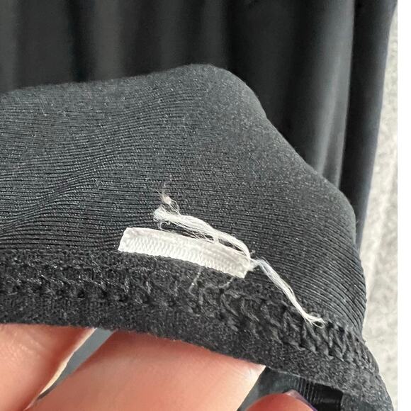 Fabletics Lucia Tank Top Women L Black Reversible Switchback Performance Workout - Picture 13 of 15